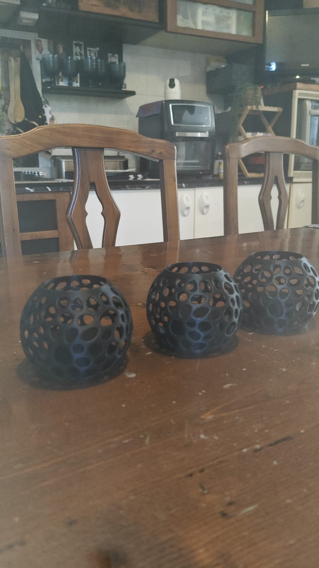 Sfere decorative traforate nere