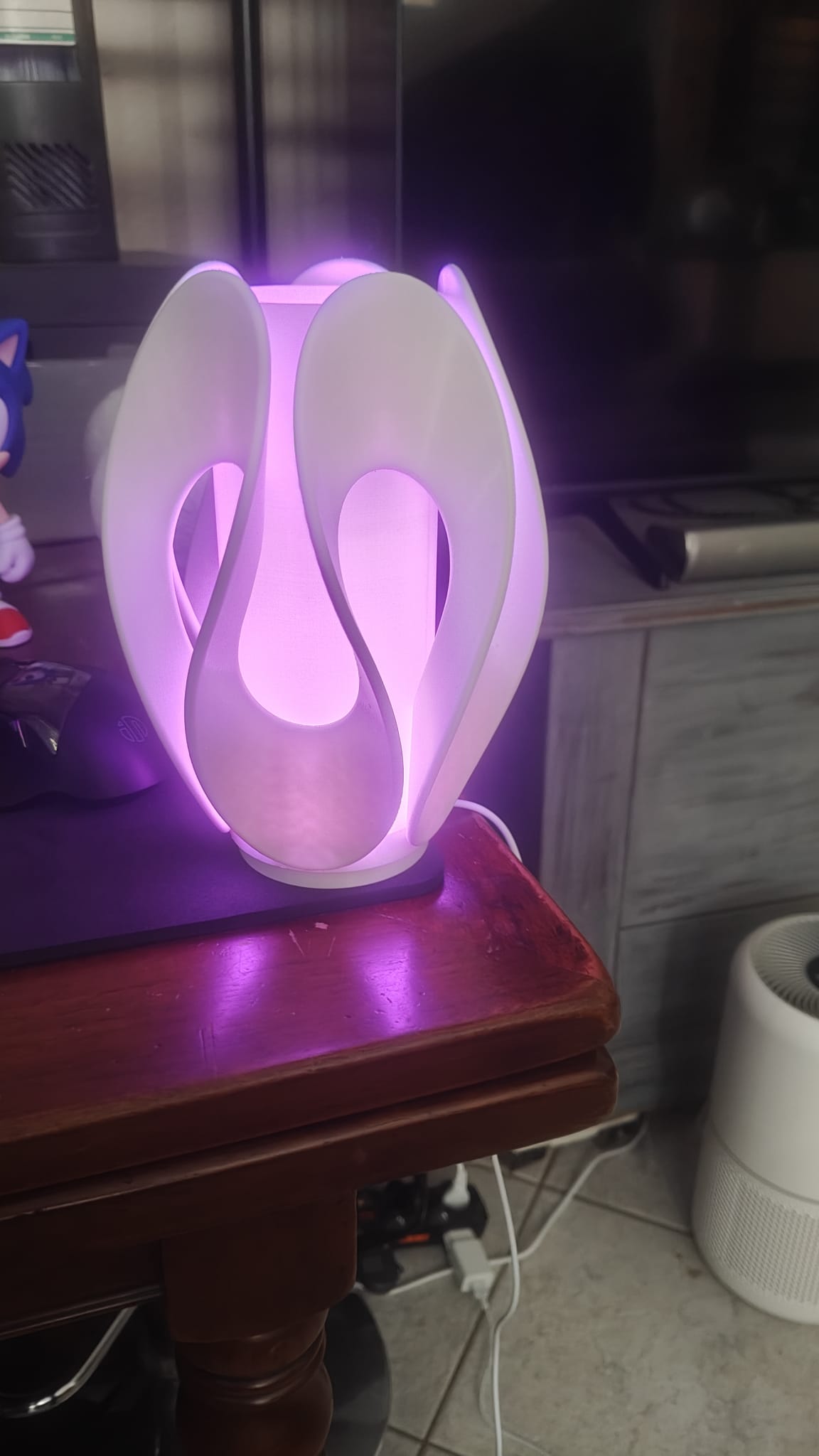 Lampada RGB con luce viola