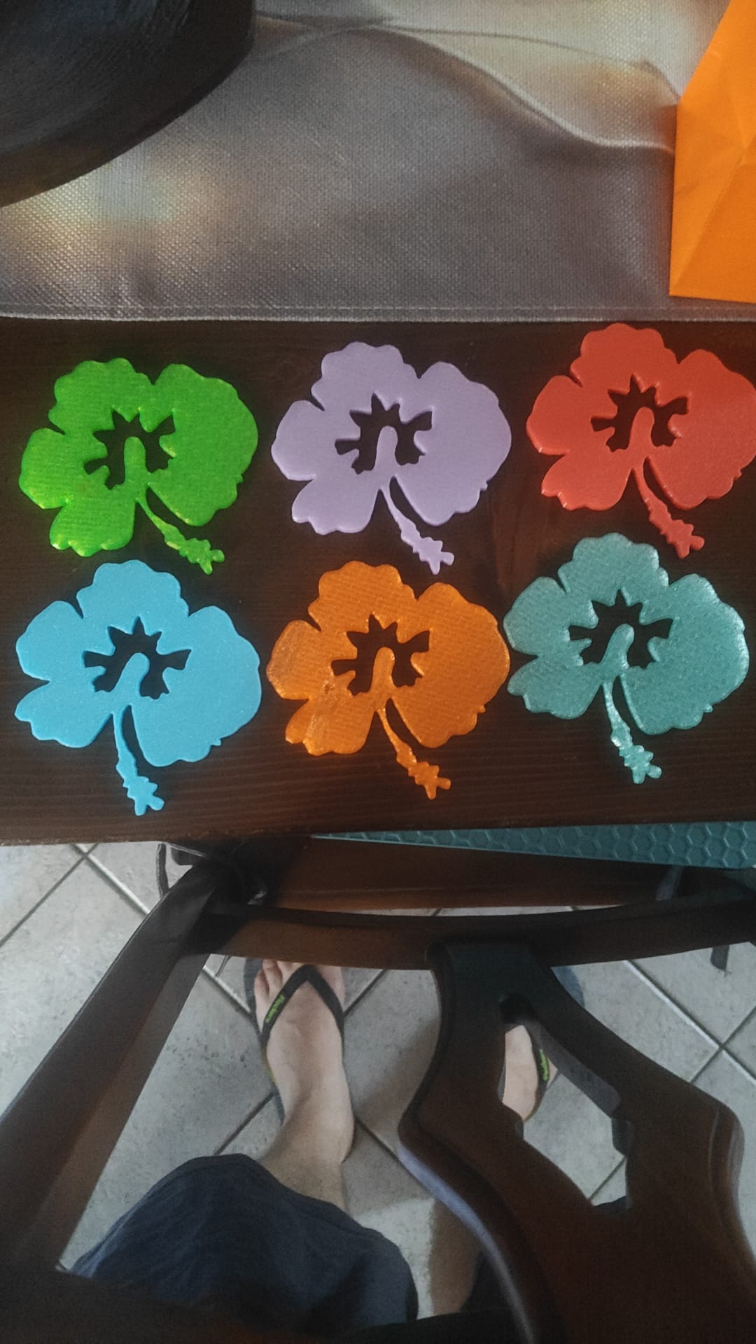 Sottobicchieri colorati a forma di ibisco