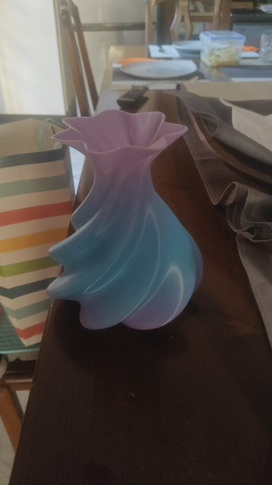 Vaso sfumato viola e azzurro